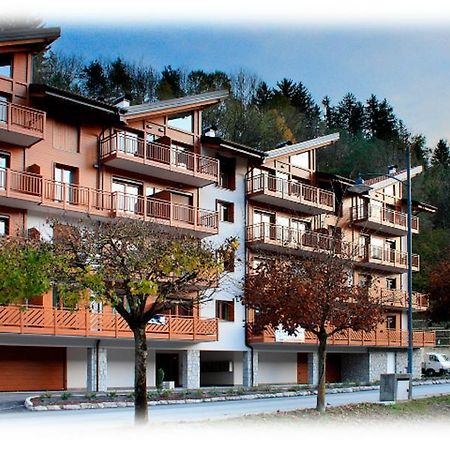 Residenza Finestra Sul Parco Apartment Comano Terme Bagian luar foto