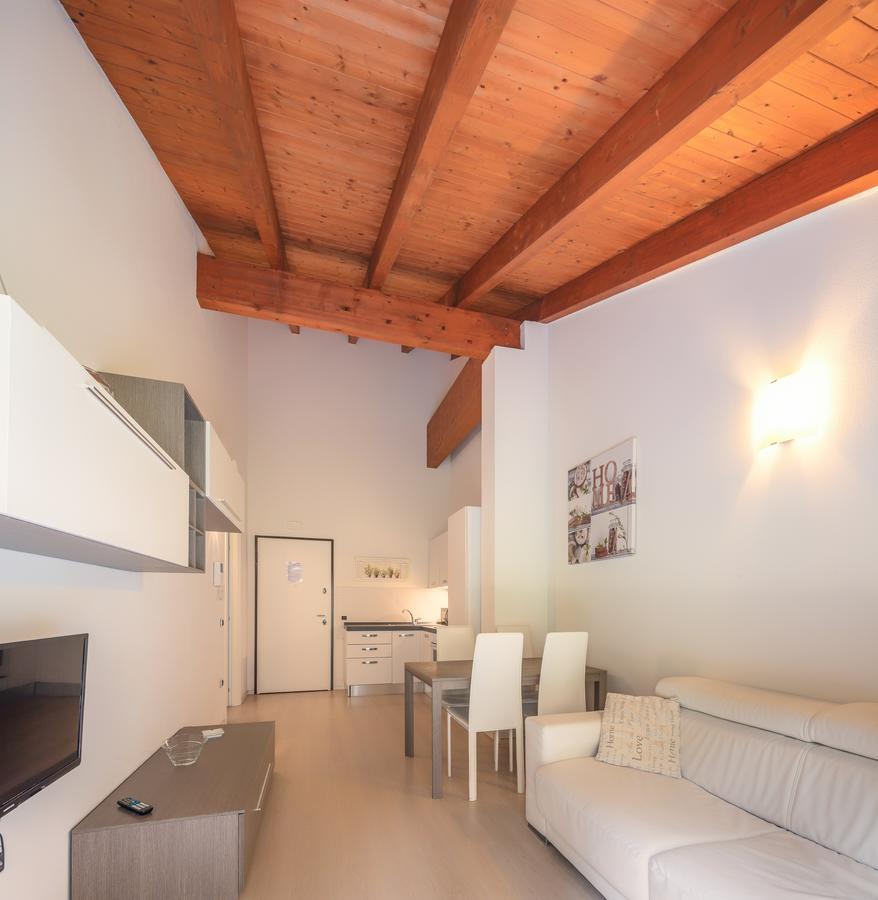 Residenza Finestra Sul Parco Apartment Comano Terme Bagian luar foto