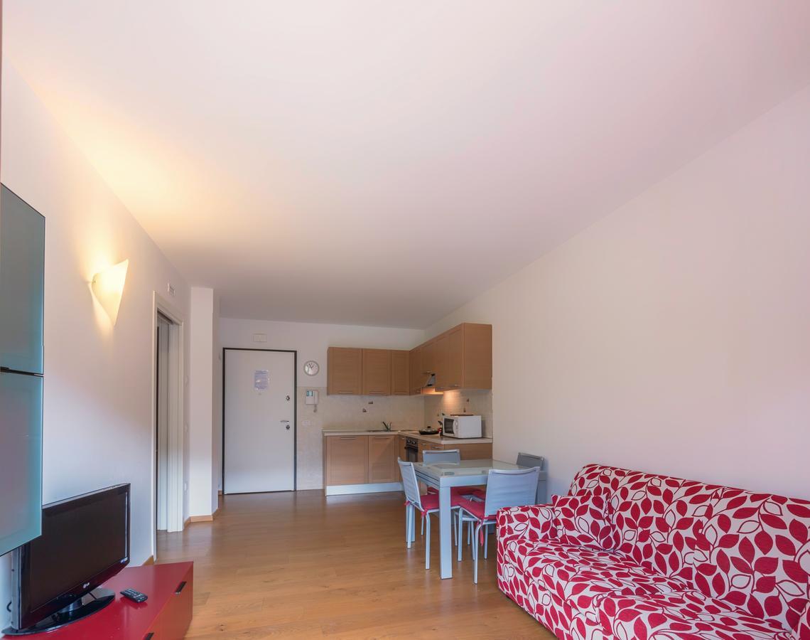 Residenza Finestra Sul Parco Apartment Comano Terme Bagian luar foto