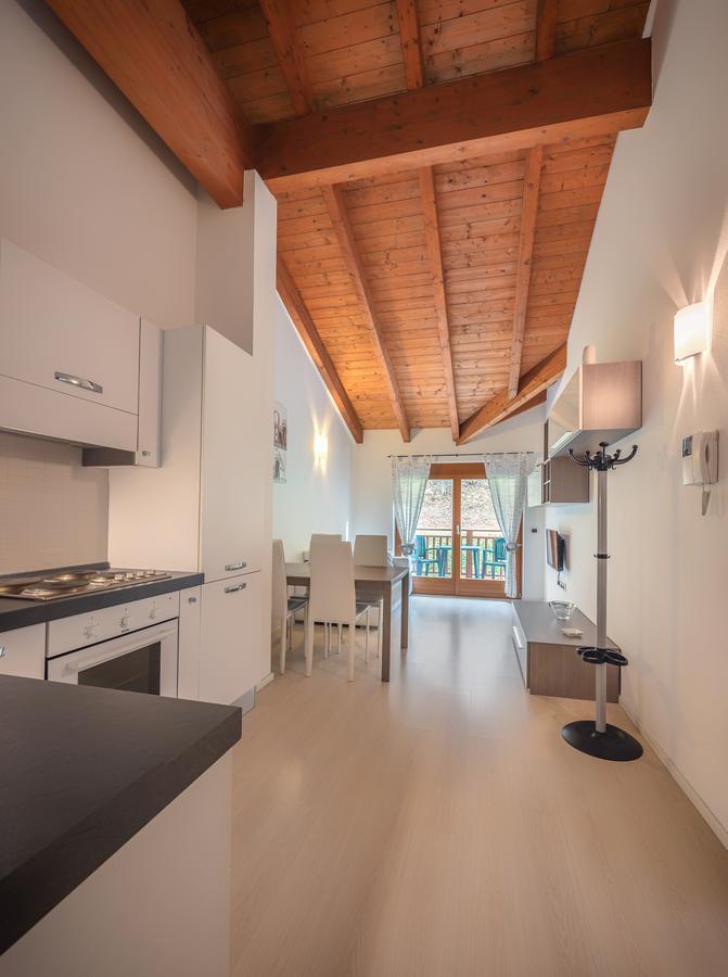 Residenza Finestra Sul Parco Apartment Comano Terme Bagian luar foto