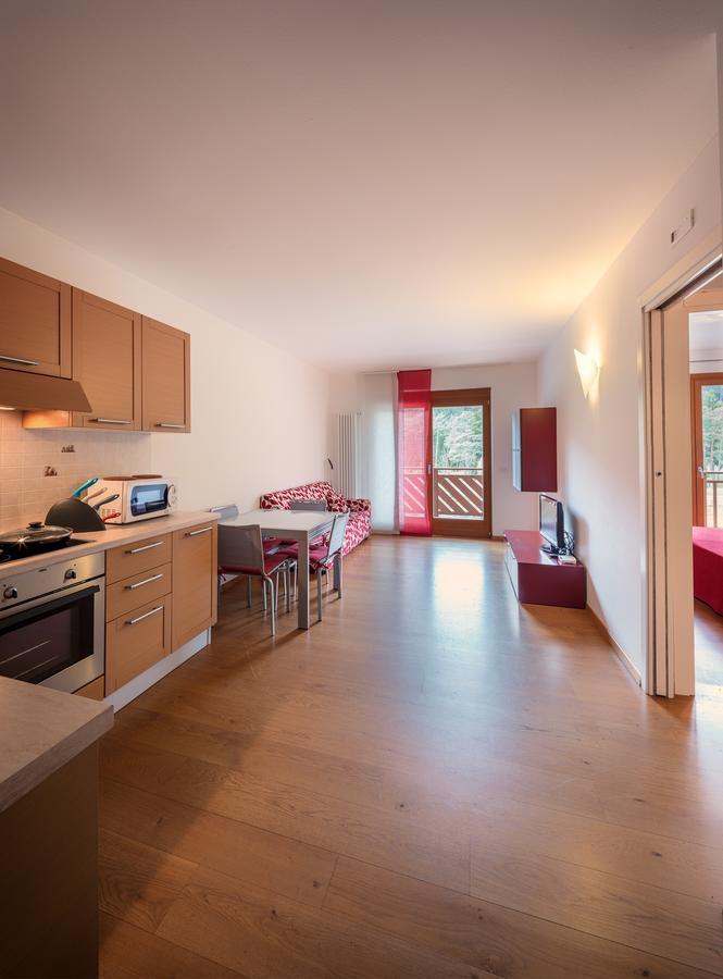 Residenza Finestra Sul Parco Apartment Comano Terme Bagian luar foto